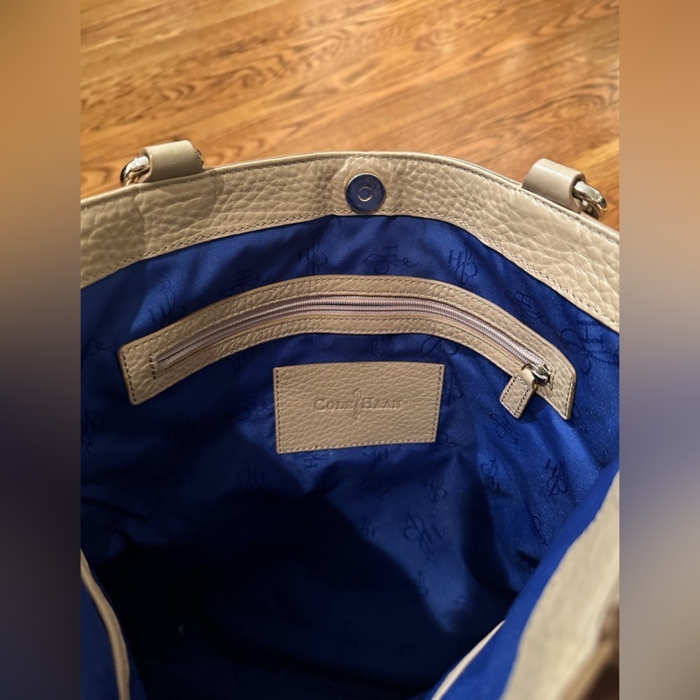 Cole Haan Women’s Tan Hand Bag - Picture 6 of 11